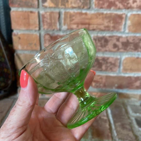 Vtg Anchor Hocking Depression Glass Cameo Plates and Sherbert/Dessert Cups - Picture 5 of 7